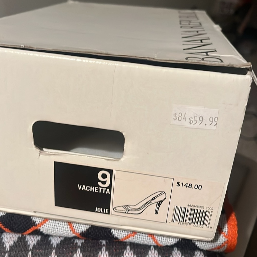 Banana Republic Vanchetta Tan Size 9 heels - Picture 8 of 8